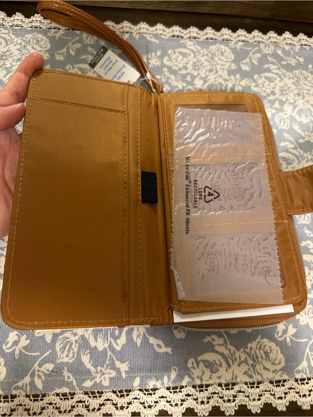Time & Tru Ainsley Bulk Wallet - Cream Floral Design NWT - Picture 5 of 12
